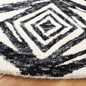 Safavieh Metro 402 Handtufted 100% Wool Rug Black / Ivory MET402Z-3
