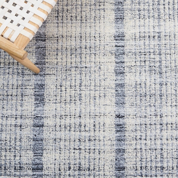 Metro Hand Tufted Pet Yarn and Wool Rug with Luxurious Texture for Elegant Home Decor Style