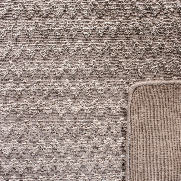 Safavieh Mirage Hand Loomed 80% Viscose and 20% Cotton Rug MIR636A