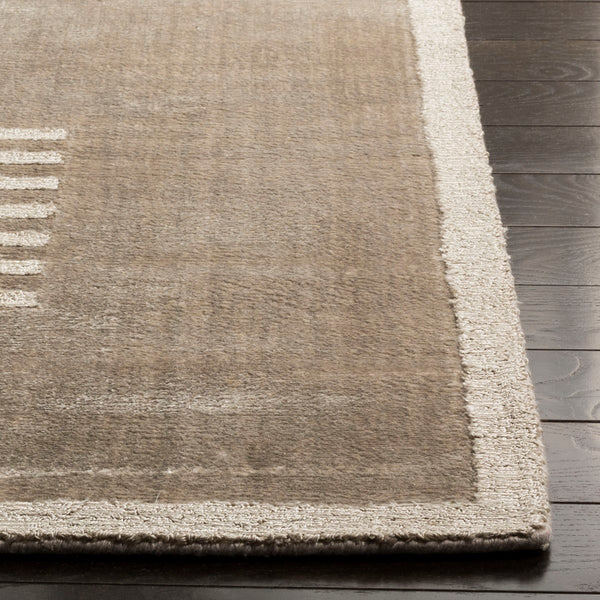 Safavieh Mirage MIR650 Hand Loomed Rug