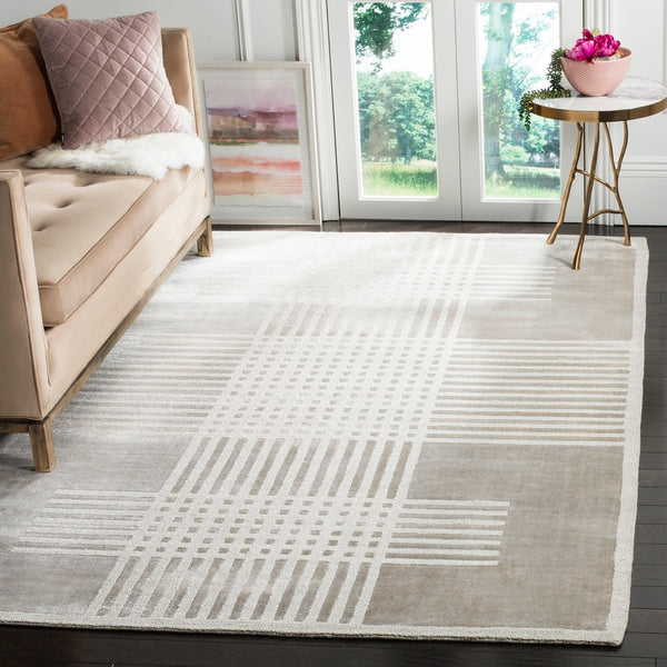 Safavieh Mirage MIR650 Hand Loomed Rug
