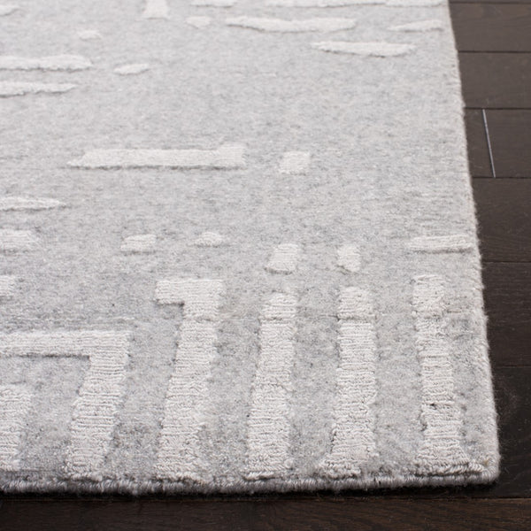 Safavieh Mirage MIR651 Hand Loomed Rug