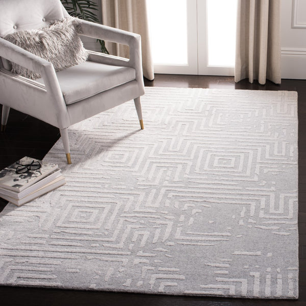 Safavieh Mirage MIR651 Hand Loomed Rug