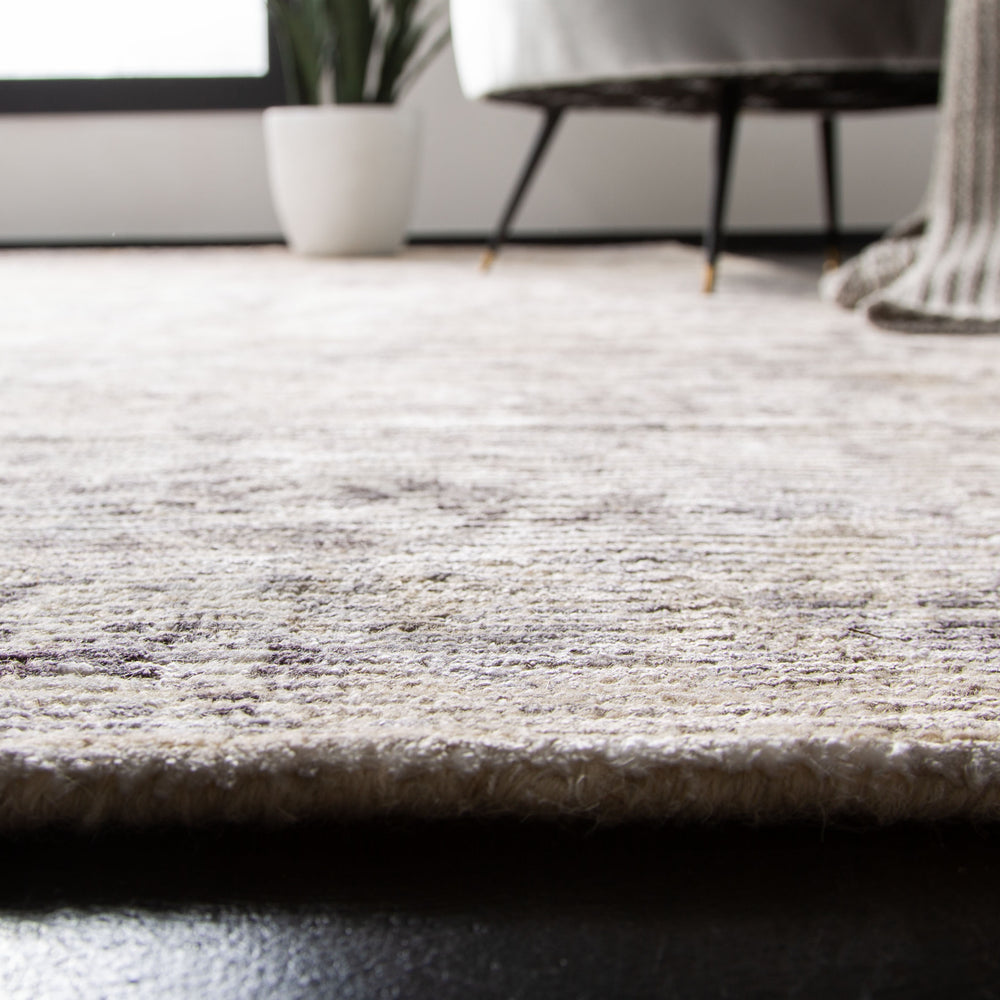 Safavieh Mirage MIR732 Hand Tufted Rug