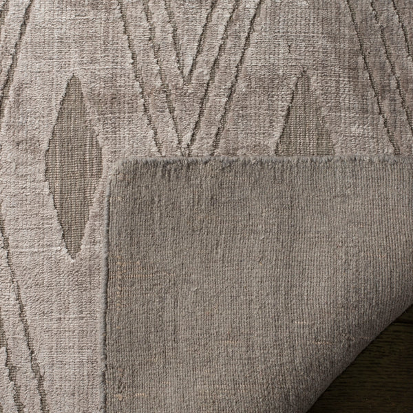 Safavieh Mirage MIR851 Hand Loomed Rug