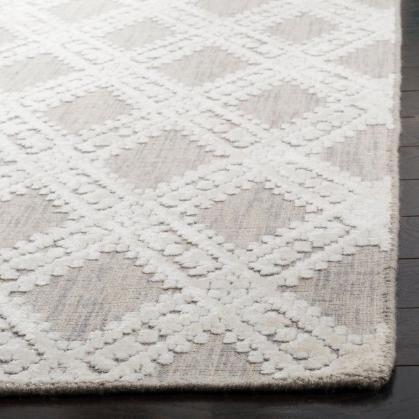 Safavieh Mirage MIR901 Hand Loomed Rug