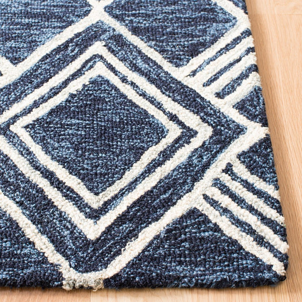 Safavieh Micro Loop MLP154 Tufted Rug