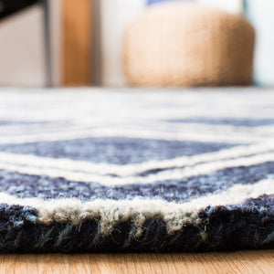 Safavieh Micro Loop MLP154 Tufted Rug