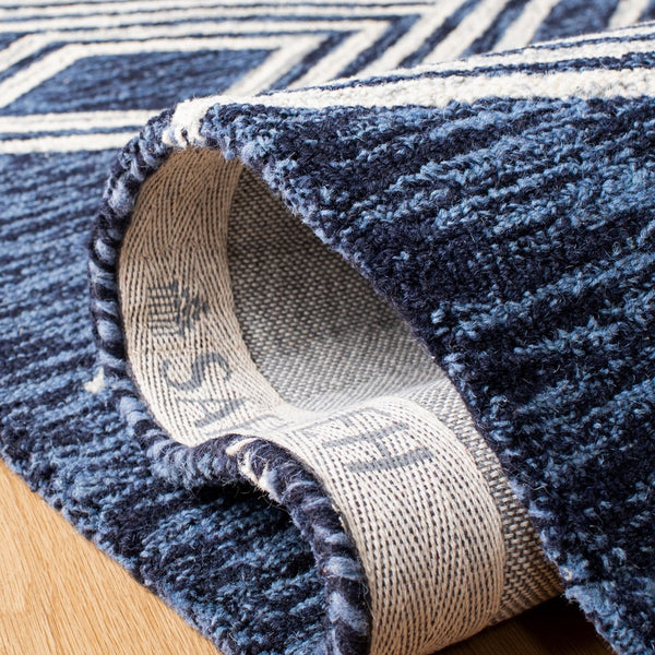 Safavieh Micro-Loop 156 Hand Tufted Wool Contemporary Rug MLP156N-9