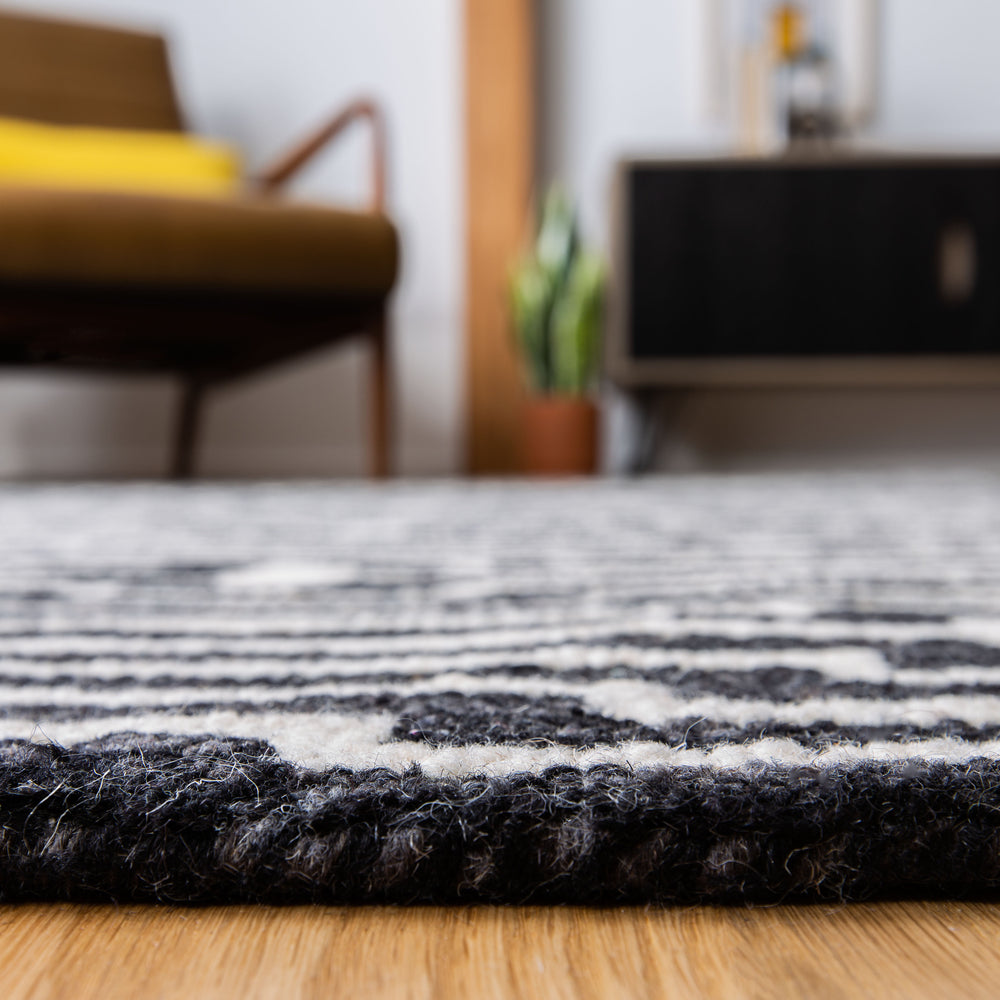 Safavieh Micro Loop MLP166 Hand Tufted Rug