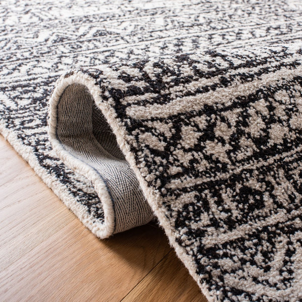 Safavieh Micro Loop MLP228 Hand Tufted Rug