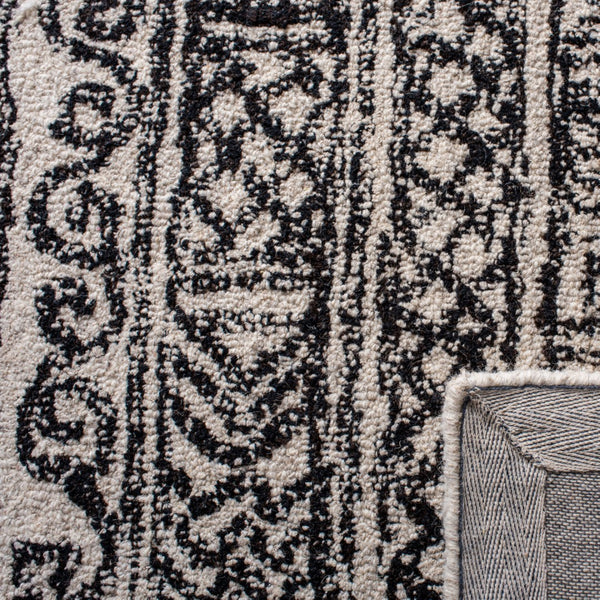 Safavieh Micro Loop MLP228 Hand Tufted Rug