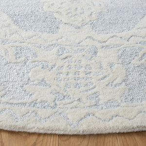 Safavieh Micro-Loop 275 Hand Tufted Pile Content: 100% Wool | Overcall Content: 80% Wool 20% Cotton Rug MLP275A-8