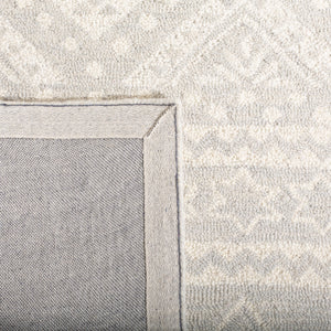 Safavieh Micro Loop MLP501 Hand Tufted Rug