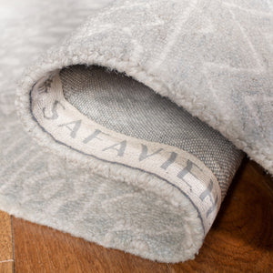 Safavieh Micro MLP502 Hand Tufted Rug