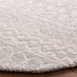 Safavieh Micro MLP502 Hand Tufted Rug