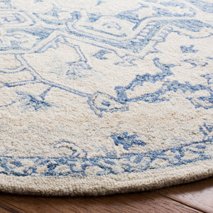 Safavieh Micro MLP503 Hand Tufted Rug