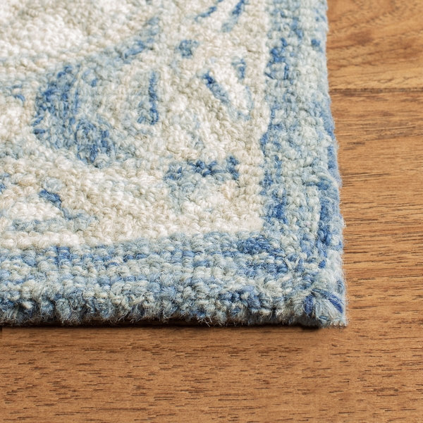 Safavieh Micro MLP503 Hand Tufted Rug