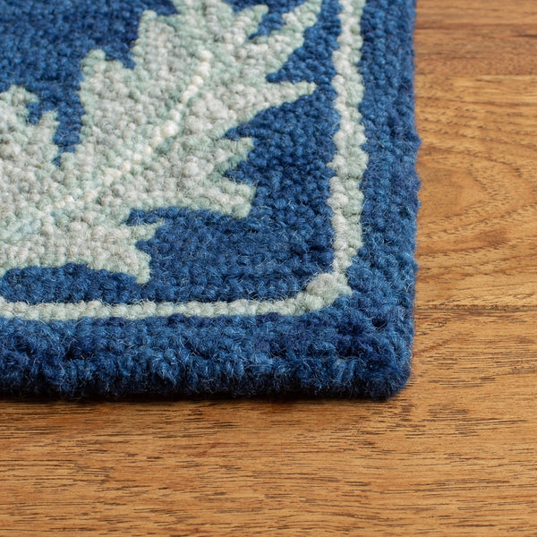 Safavieh Micro MLP506 Hand Tufted Rug