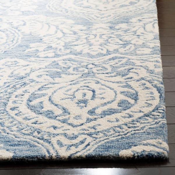 Safavieh Micro Loop MLP512 Hand Tufted Rug