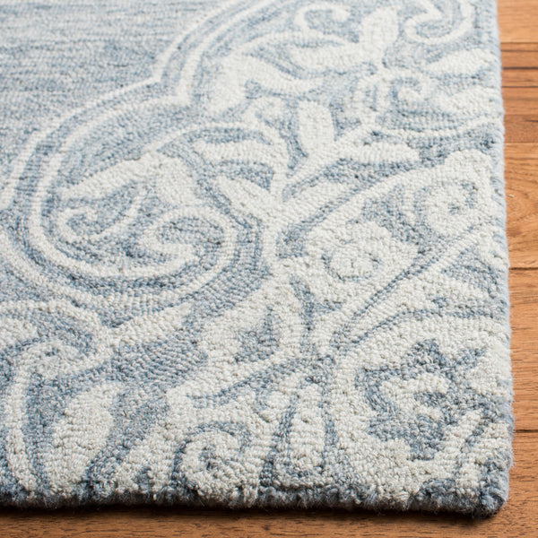 Safavieh Micro Loop MLP620 Hand Tufted Rug