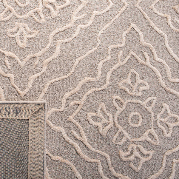 Safavieh Manchester 524 Hand Tufted Wool and Viscose Rug MNH524B-3