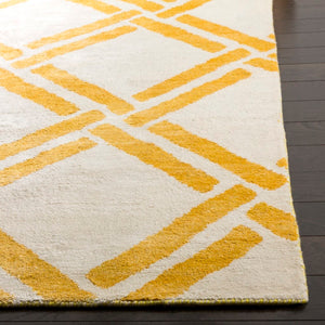 Safavieh Moroccan MOR551 Hand Knotted Rug