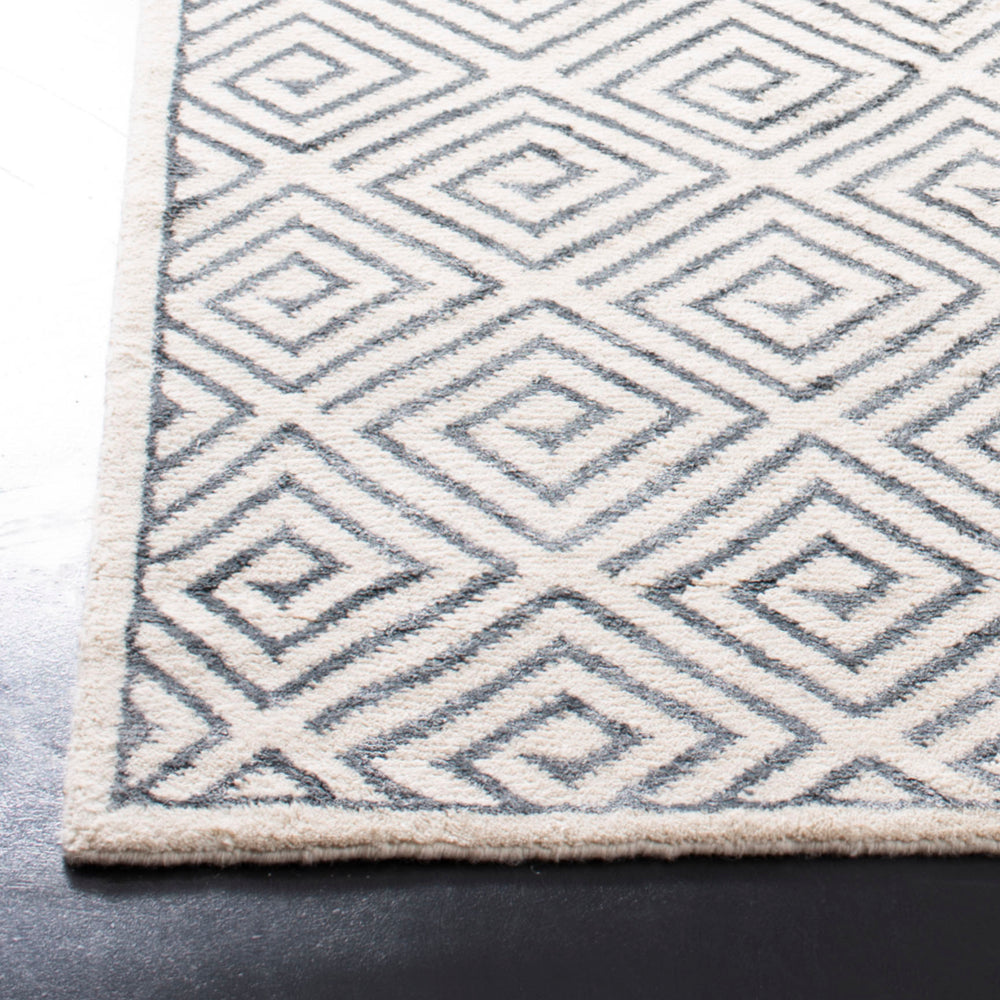 Safavieh Mosaic MOS158 Hand Knotted Rug