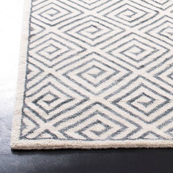 Safavieh Mosaic MOS158 Hand Knotted Rug