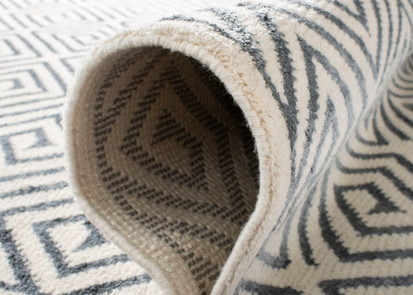 Safavieh Mosaic MOS158 Hand Knotted Rug