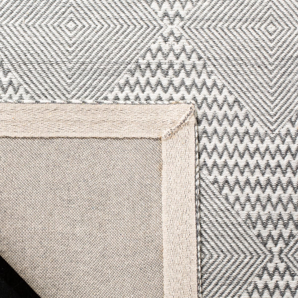 Safavieh Marbella MRB304 Hand Loomed Rug