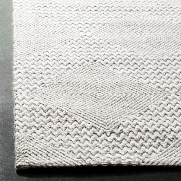 Safavieh Marbella MRB304 Hand Loomed Rug