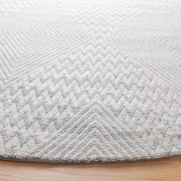 Safavieh Marbella 304 Contemporary Hand Loomed Pile Content: 50% Wool, 50% Polyester | Overall Content: 45% Wool, 50% Polyester, 5% Cotton Rug MRB304G-4