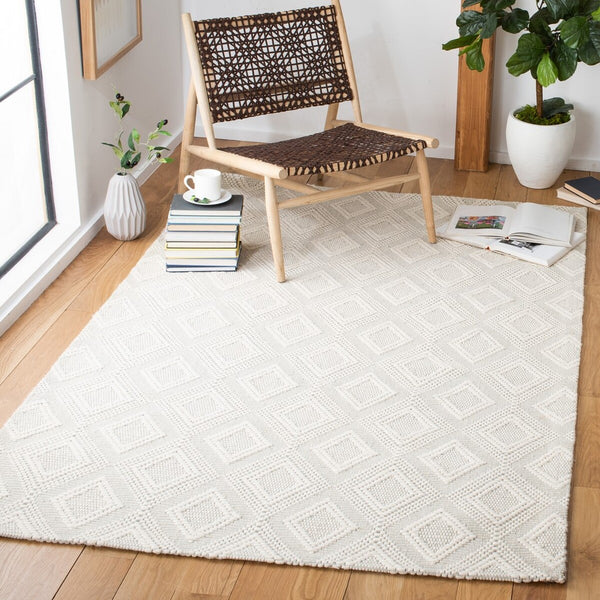 Safavieh Marbella 306 Hand Woven 100% Wool Pile Rug Ivory MRB306A-4