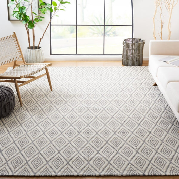 Safavieh Marbella 308 Hand Woven 100% Wool Pile Rug Grey / Ivory MRB308F-4