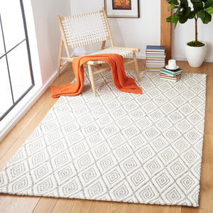 Safavieh Marbella 308 Hand Woven 100% Wool Pile Rug Dark Grey / Ivory MRB308G-4