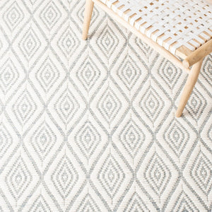 Safavieh Marbella 308  Hand Woven 100% Wool Pile Rug MRB308L-9