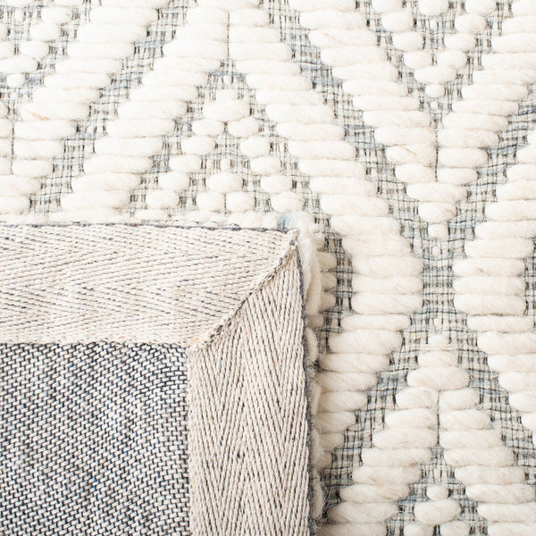 Safavieh Marbella 308  Hand Woven 100% Wool Pile Rug MRB308L-9