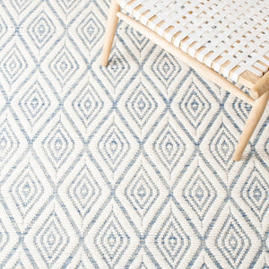 Safavieh Marbella 308 Hand Woven 100% Wool Pile Rug Blue / Ivory MRB308M-4