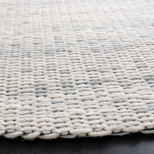 Safavieh Marbella 311 Hand Woven 100% Wool Pile Rug Light Grey MRB311G-4