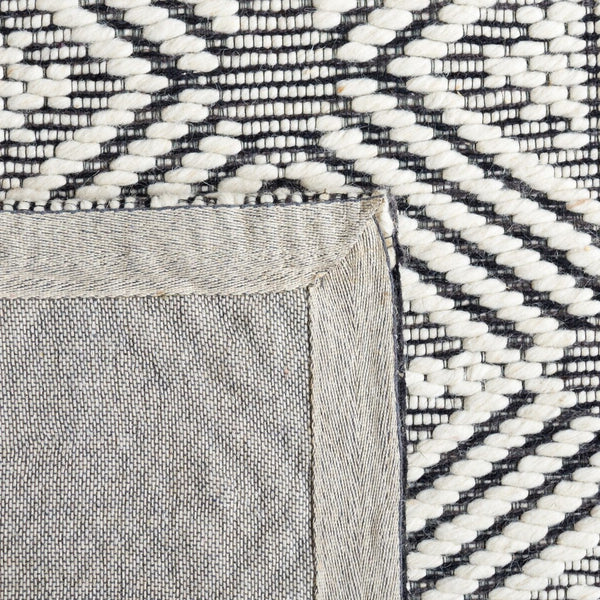 Safavieh Marbella 451 Hand Loomed Wool and Cotton with Latex Contemporary Rug MRB451A-8