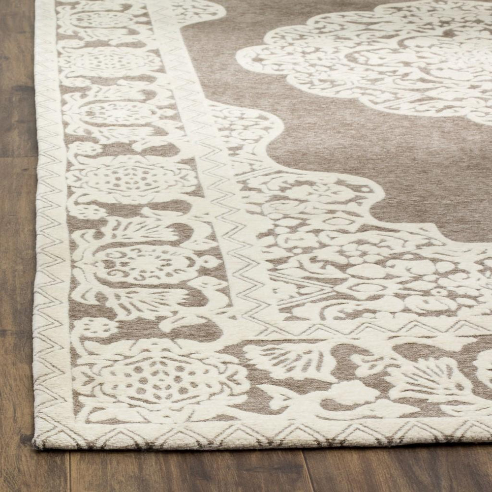 Safavieh Marbella MRB615 Hand Loomed Rug