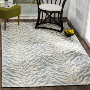 Safavieh Marbella 632 Hand Loomed Polyester Chenille Contemporary Rug MRB632C-28