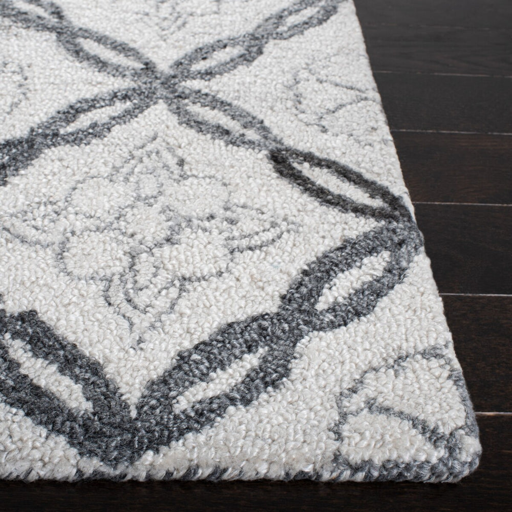 Safavieh Marquee 118 Hand Tufted 90% Recycled Polyester and 10% Wool Transitional Rug MRQ118A-8