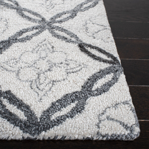 Safavieh Marquee 118 Hand Tufted 90% Recycled Polyester and 10% Wool Transitional Rug MRQ118A-8