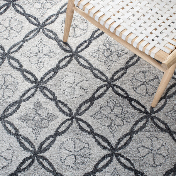 Safavieh Marquee 118 Hand Tufted 90% Recycled Polyester and 10% Wool Transitional Rug MRQ118A-8