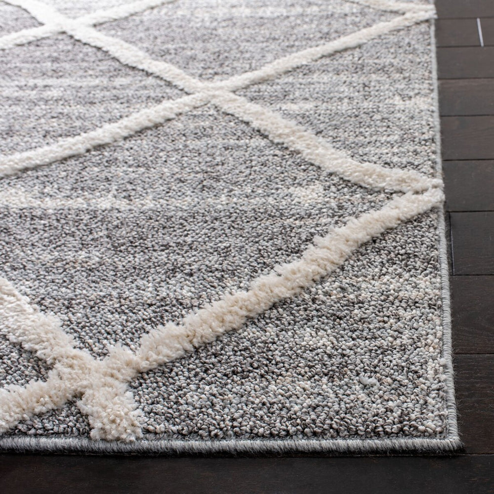 Martha Stewart Lucia Shag Martha Stewart 0720 Shag & Flokati Power Loomed Polypropylene Pile Rug White / Light Grey