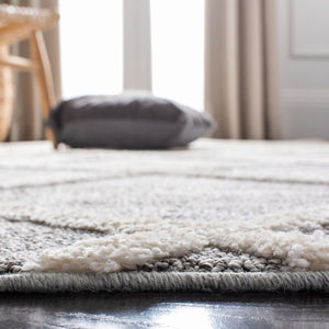 Martha Stewart Lucia Shag Martha Stewart 0720 Shag & Flokati Power Loomed Polypropylene Pile Rug White / Light Grey