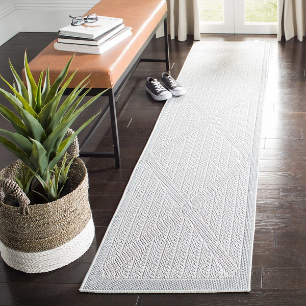 Martha Stewart Indoor Outdoor Martha Stewart Outdoor 339 Indoor - Outdoor Power Loomed Polypropylene Frize Rug Silver / Grey