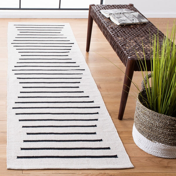 Safavieh Montauk 313 Hand Woven 100% Cotton Rug Ivory / Black 100% Cotton MTK313A-9